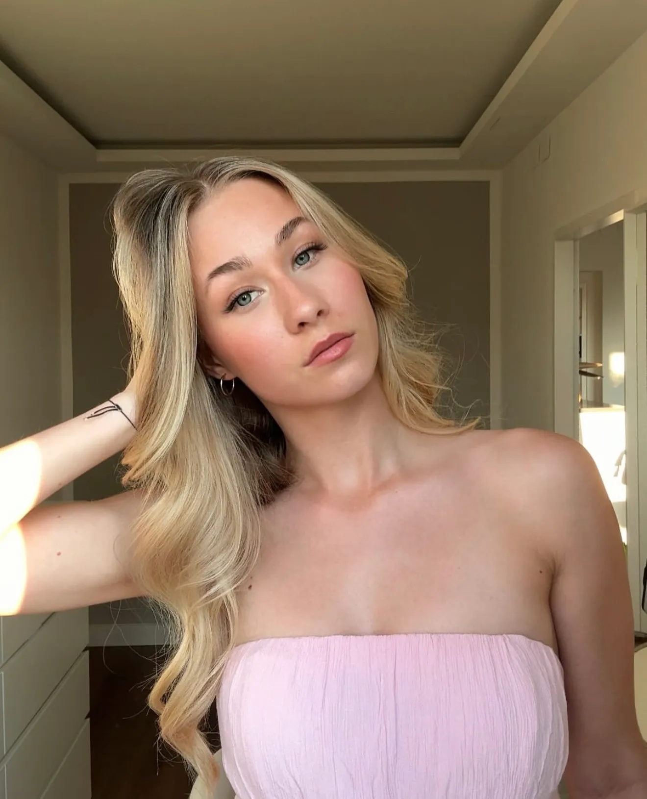 Porträt von Victoria Deutschmann, On-Camera Talent bei TOSY Media